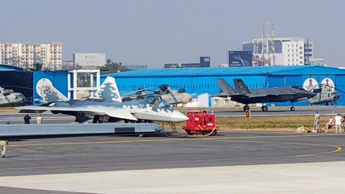 su-57-alaturi-de-f-35-prezentat-in-india_02615400