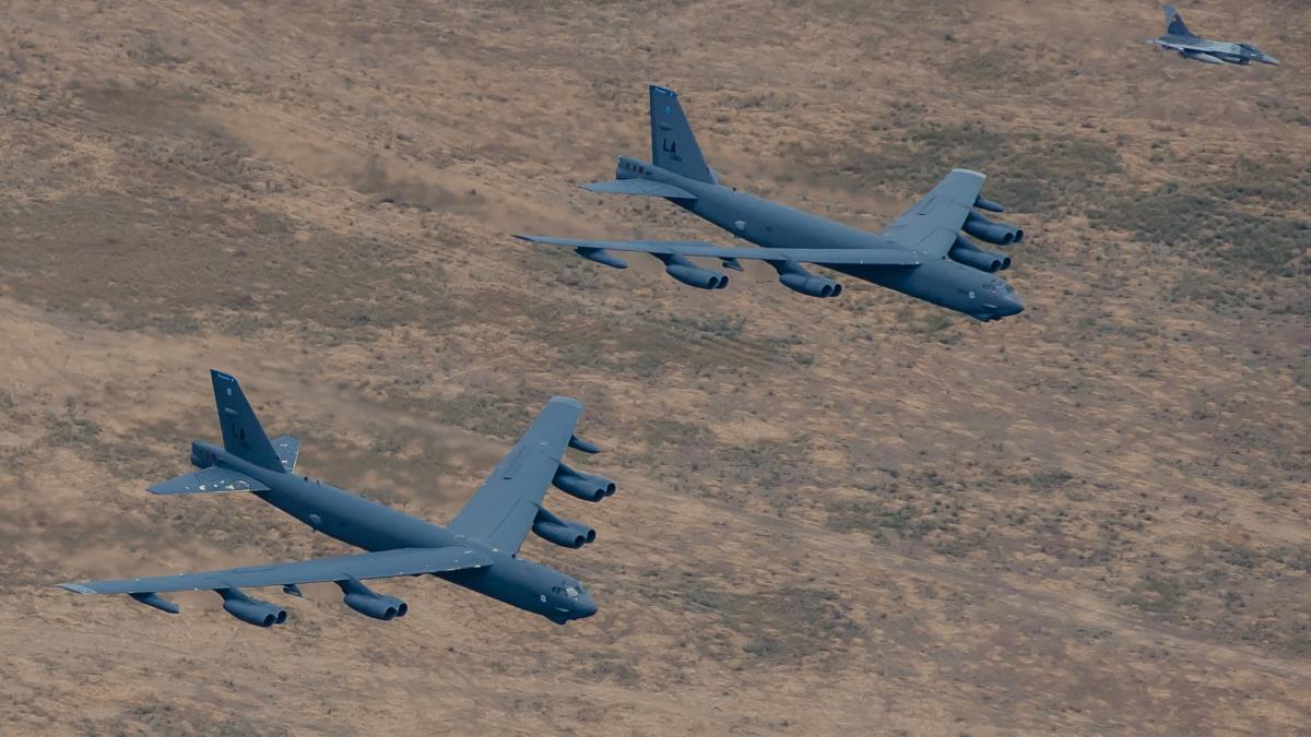 b-52-sua-f-16-romania_64057100