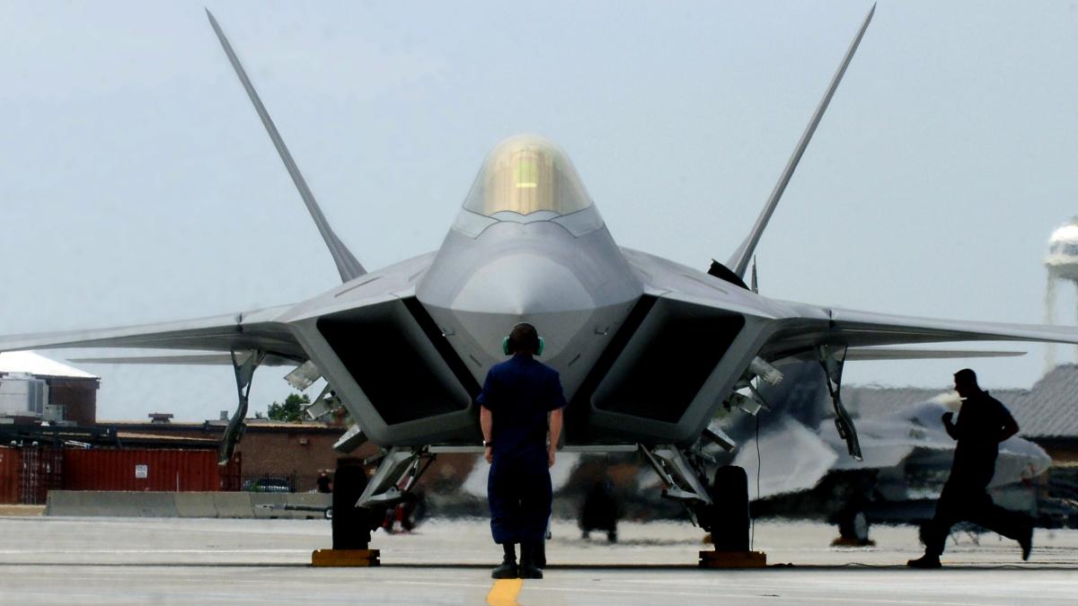 f-22-raptor_48980600