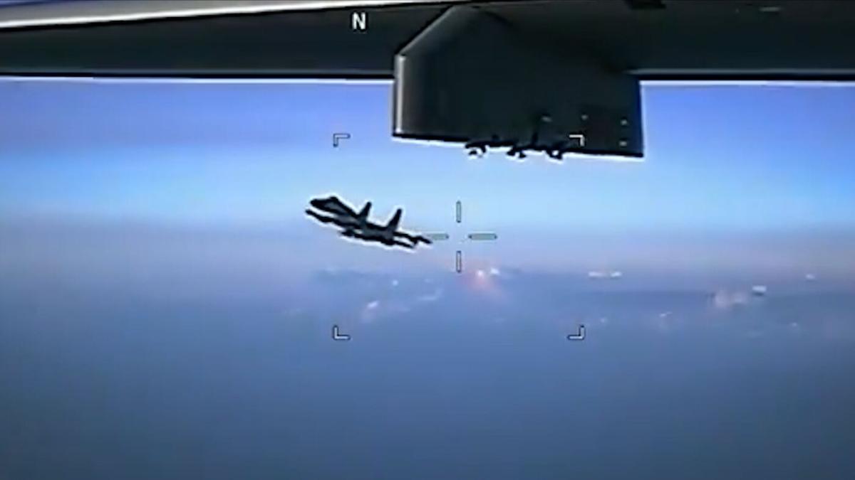 Joaca de-a aviaţia în Marea Mediterană: Avion de luptă rusesc Su-35, manevre periculoase în apropierea unei drone franceze Reaper (Video)