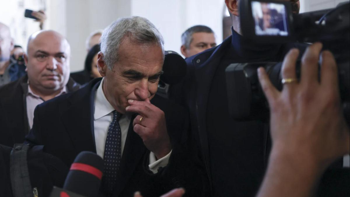 calin-georgescu_75455300