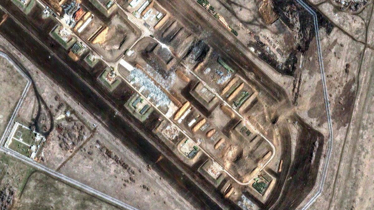 engels-airbase_14925700