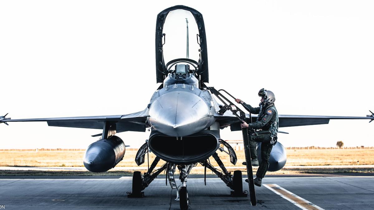 f-16-romania_25383200