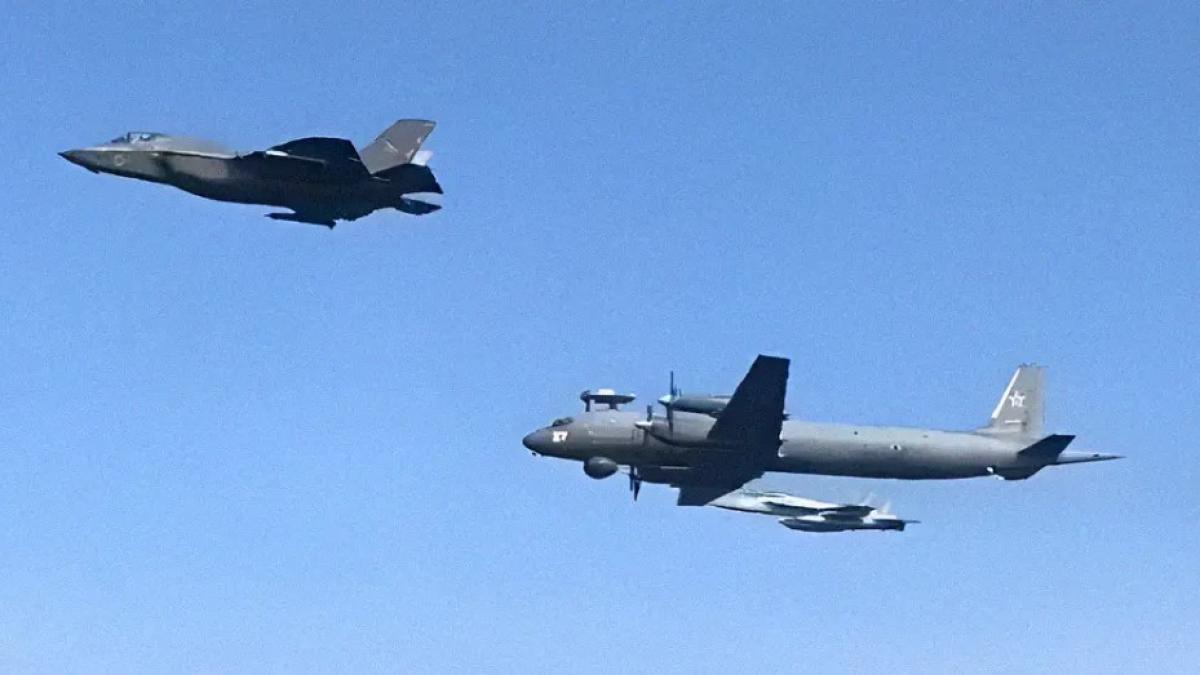 il-38-f-35-f-18_61903000