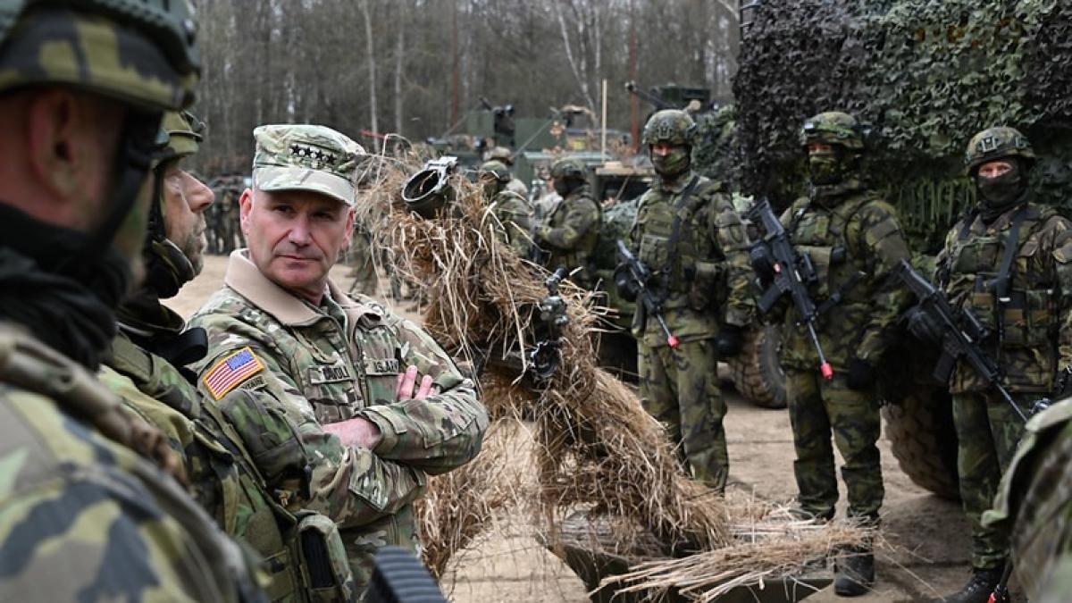 christopher-cavoli_07992200