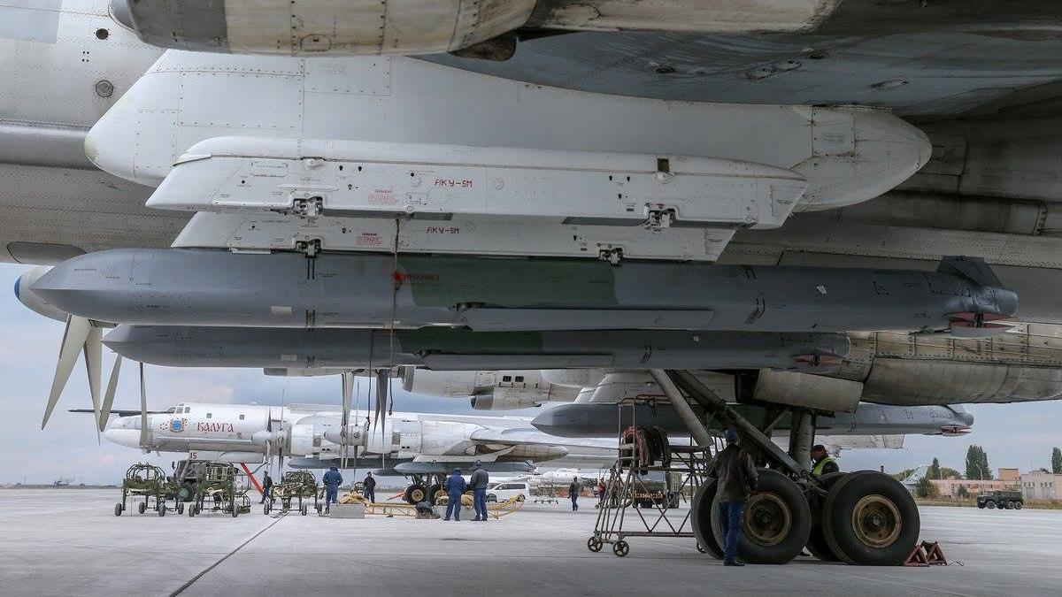 bombardiere-rusesti-cu-rachete-kh-101_85384400