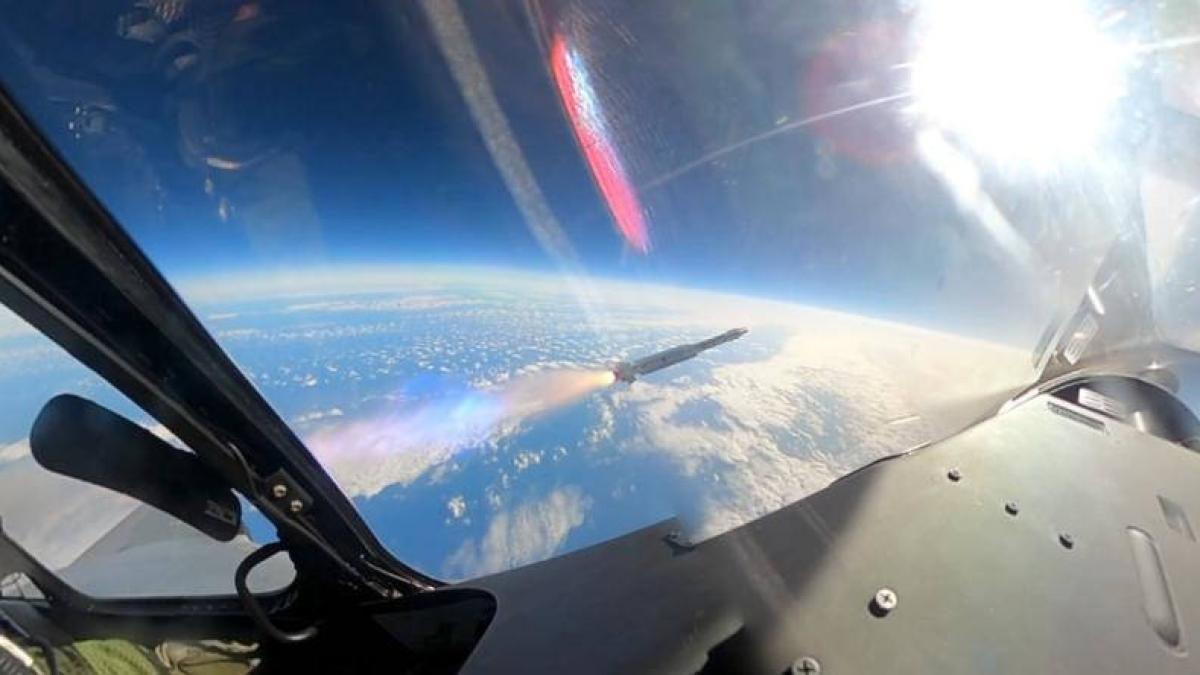 lansare-racheta-mica-mbda-la-altitudine-mare_96149000