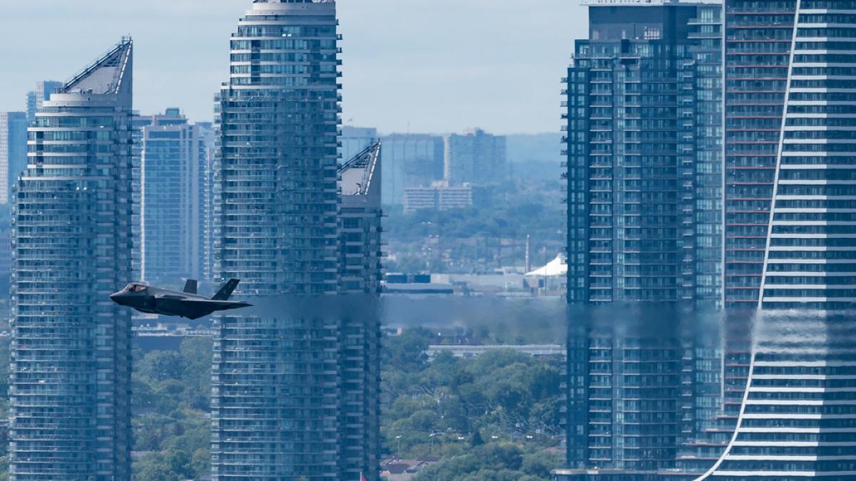 f-35-sua-toronto_38101700