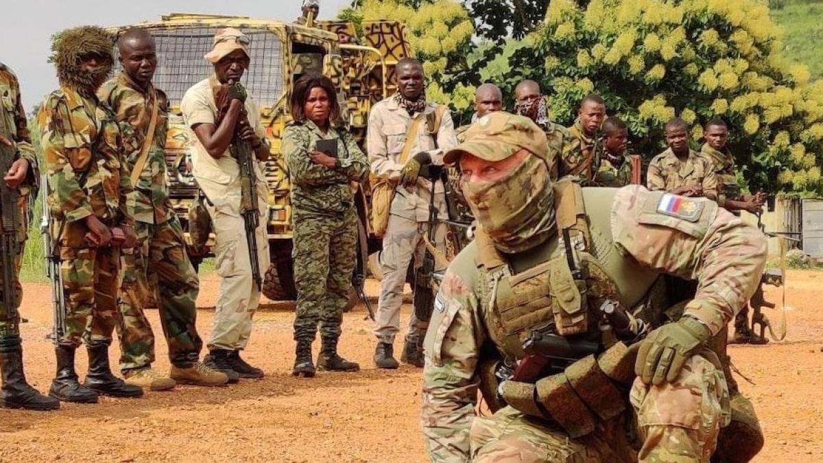 militar-rus-pregatire-trupe-de-gherila-africa_02756200