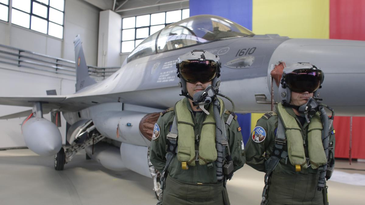 romania-f-16-piloti_65524300