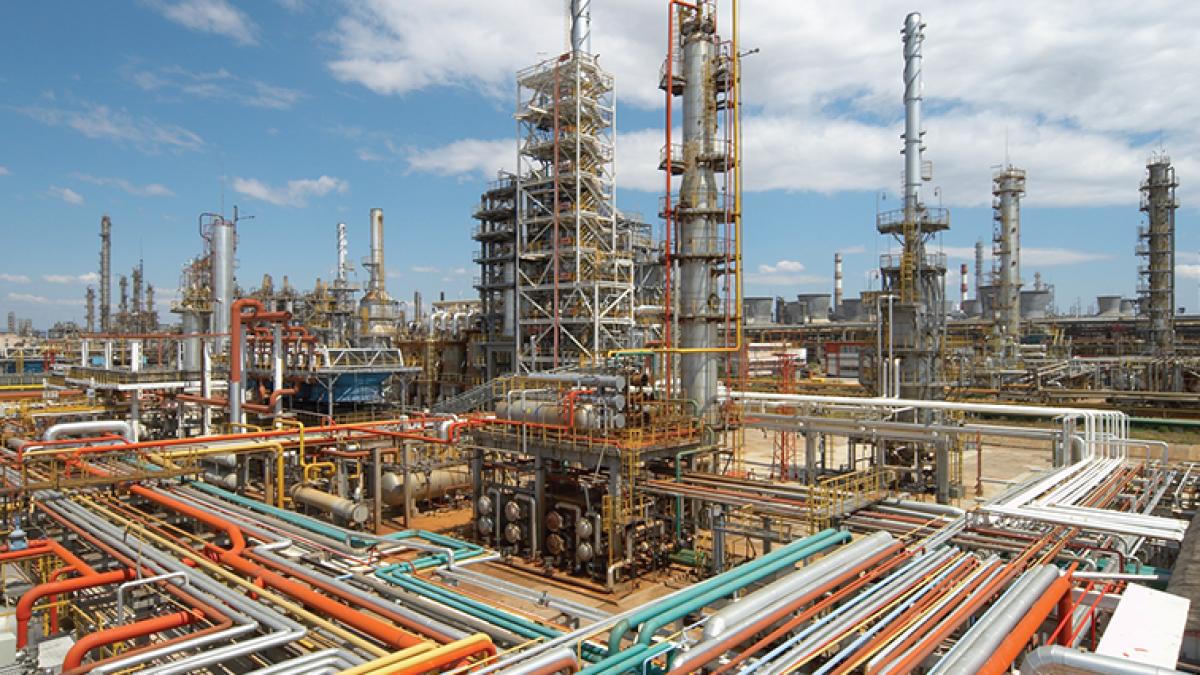 terminal_lukoil_burgas_bulgaria_96416900