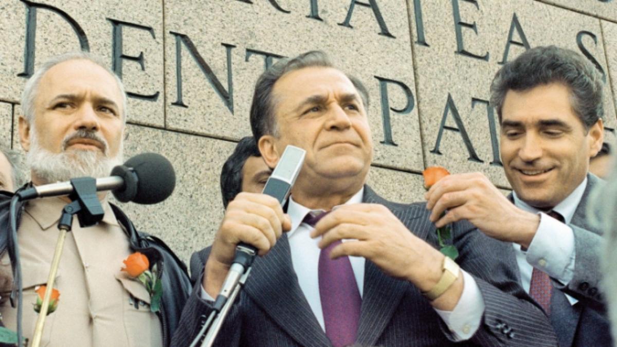 Adrian Cioroianu: În '89 exista riscul unei junte militare iar România să o ia pe drumul Serbiei. Iliescu a știut să profite | Interviu la Obiectiv EuroAtlantic