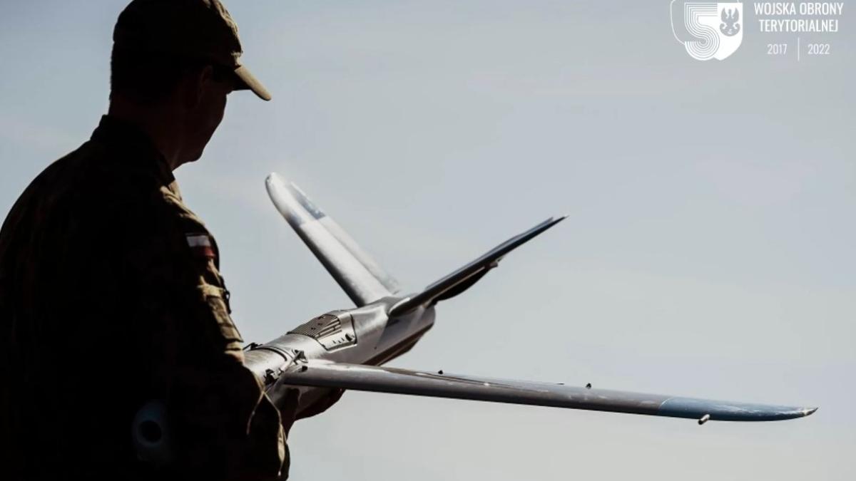 drone-poloneze-wb-group_87099900