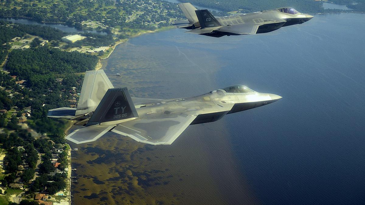 f-22-f-35_95769500