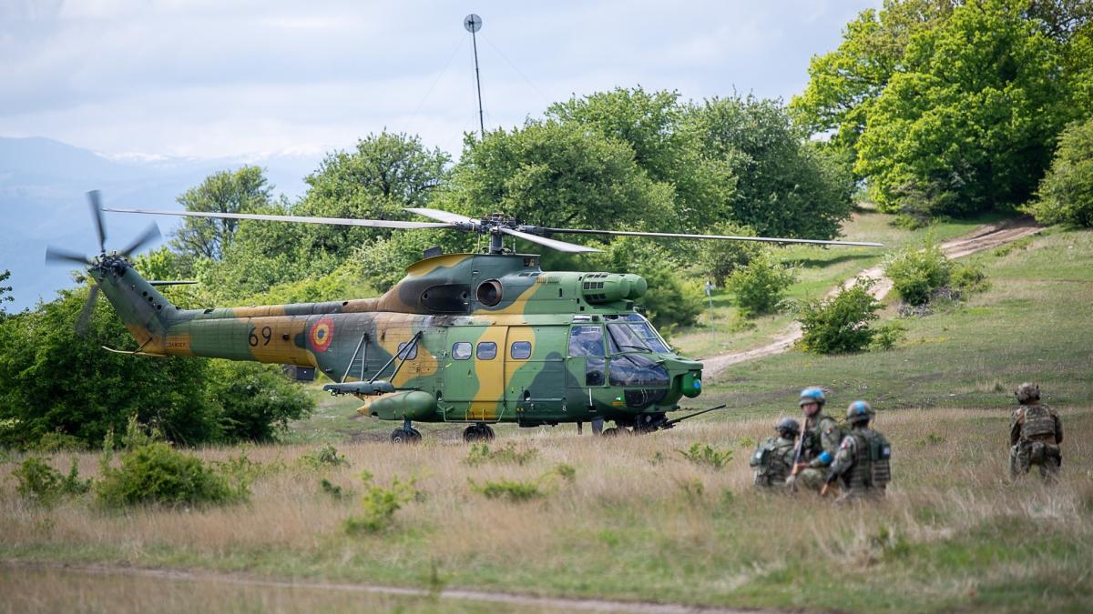 iar-330-puma--socat-militari-romani-exercitiu_56993300