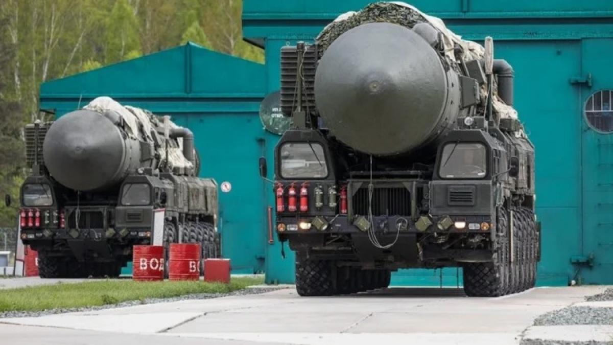 Rusia forțează mână și își aduce la porțile Europei noile rachete balistice Oreshinik. Act de intimidare sau cacealma?