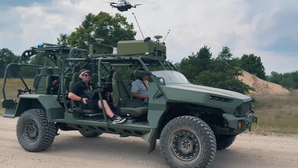 ,,Războiul robotizat'' este aici: Sistemele care „prind” şi ,,lansează'' dronele din mers. O inovație militară care a stârnit deja interesul Armatei SUA 