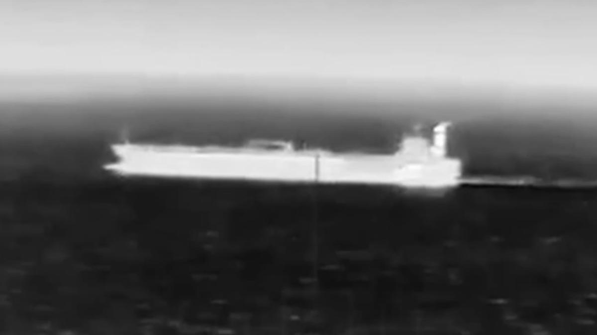 petrolierul-qendil_parte_a_flotei_fantoma_a_rusiei_atacat_cu_drone_ucrainene_in_marea_mediterana_69511500