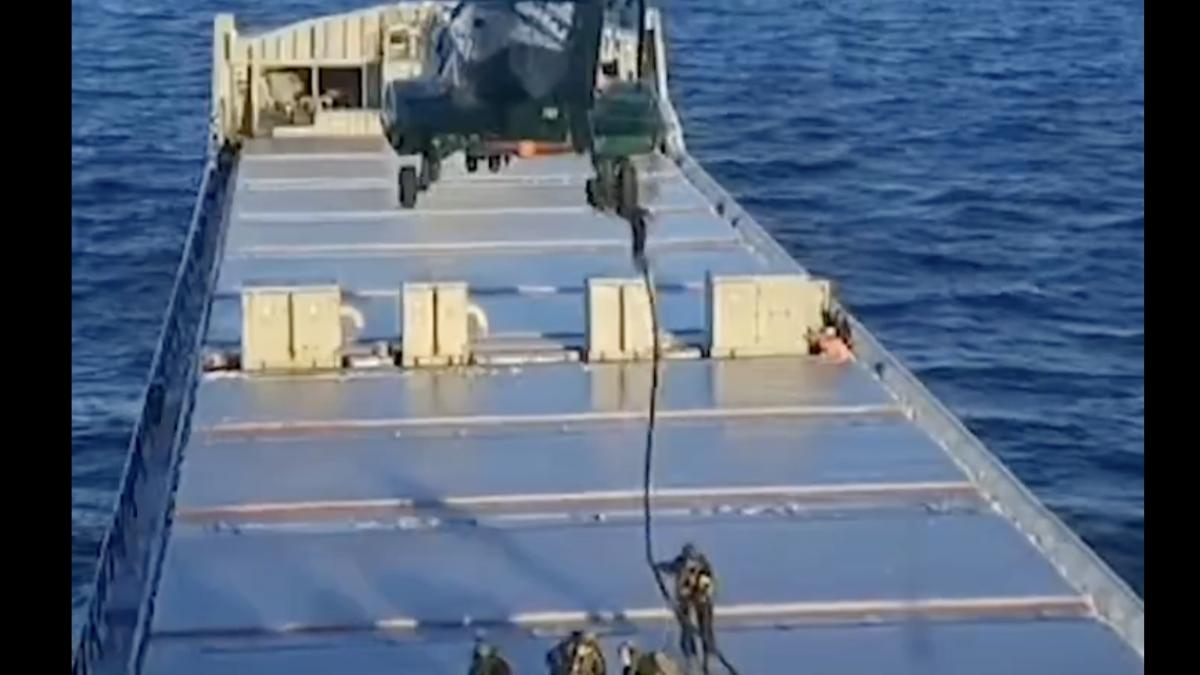 Seria de sabotaje continuă: Încă un cablu avariat în Baltică, în timp ce finlandezii au arătat cum au capturat o navă a flotei din umbră rusești