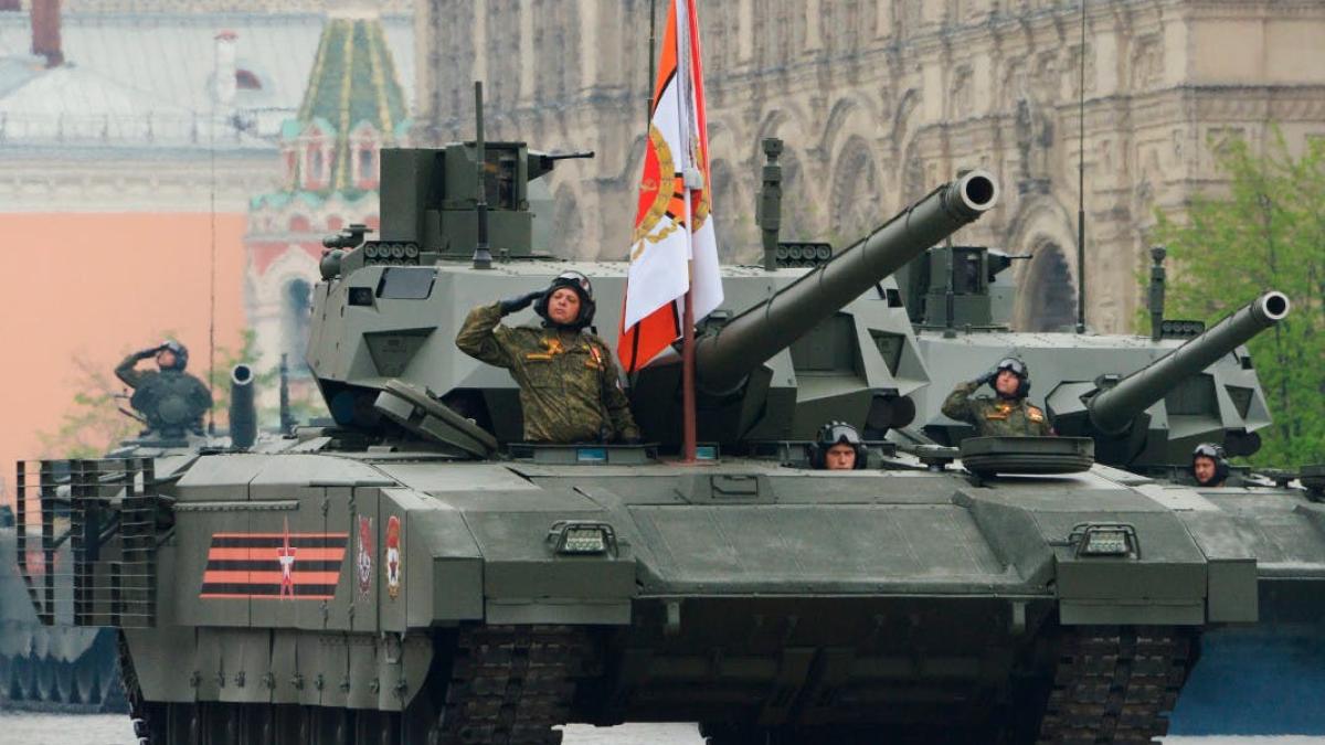 Tehnologie de paradă: Armele de ultimă generație ale Rusiei care nu au văzut războiul: Tancul „fantomă” T-14 Armata și avionul Su-57
