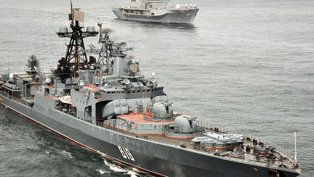 Distrugătorul Severomorsk al Proiectului 1155 în timpul unor exerciții comune cu Marina SUA. 2010. Sursa foto: Marina SUA
