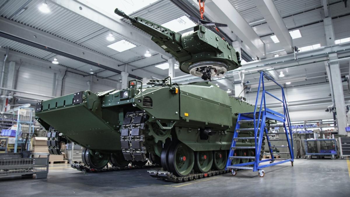 Cum a depășit Ucraina birocrația României și va primi blindatele Lynx KF41 la începutul lui 2026. În România există încă temeri legate de acest blindat