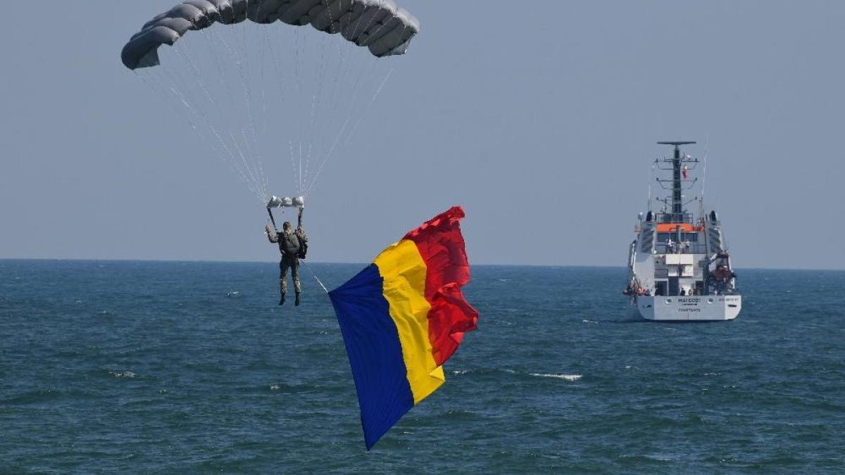 532433316_1211016534401410_8297184249022893730_n_02663300