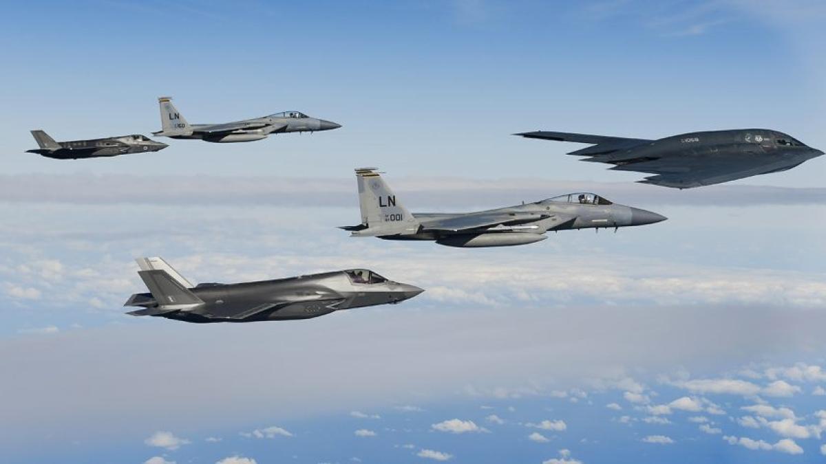 b-2 spirit f-15c eagle f-35b