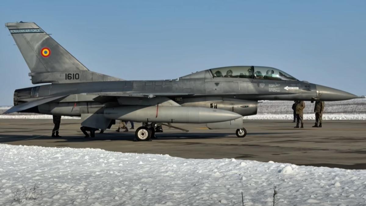 f-16 romania iarna zapada