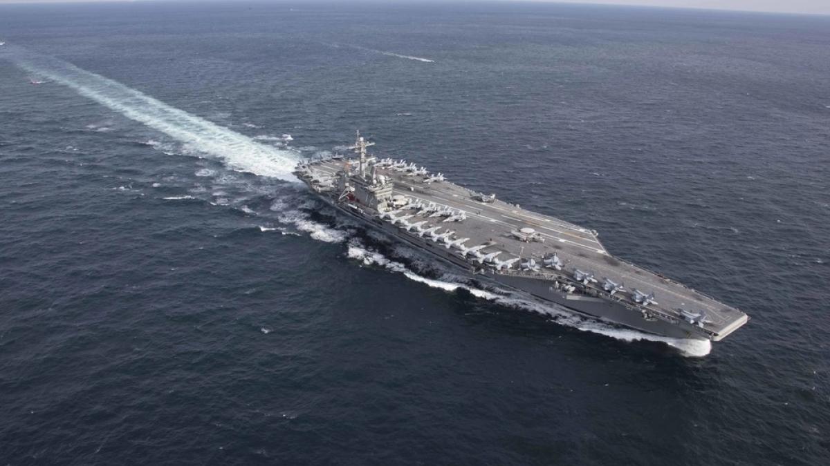 Tensiuni la intrarea în Golful Persic: SUA au deschis focul împotriva unei drone a Iranului care efectua manevre agresive lângă portavionul USS Abraham Lincoln