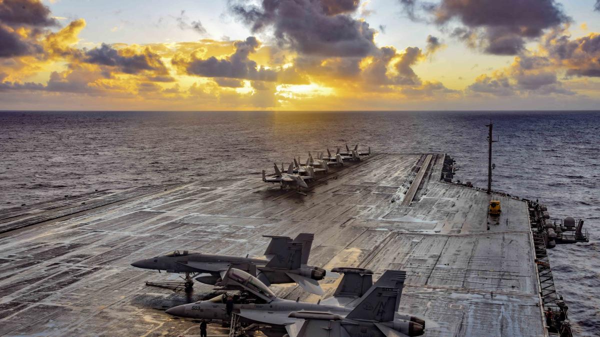 portavion_uss_theodore_roosevelt_pacific_07479500