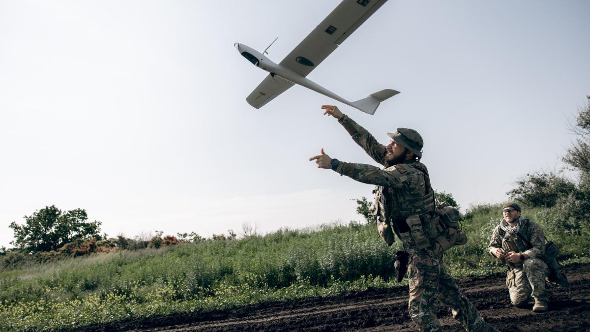 „Silicon Valley a războiului”. Pentagonul a trimis militari în Ucraina pentru schimb de experiență în domeniul dronelor