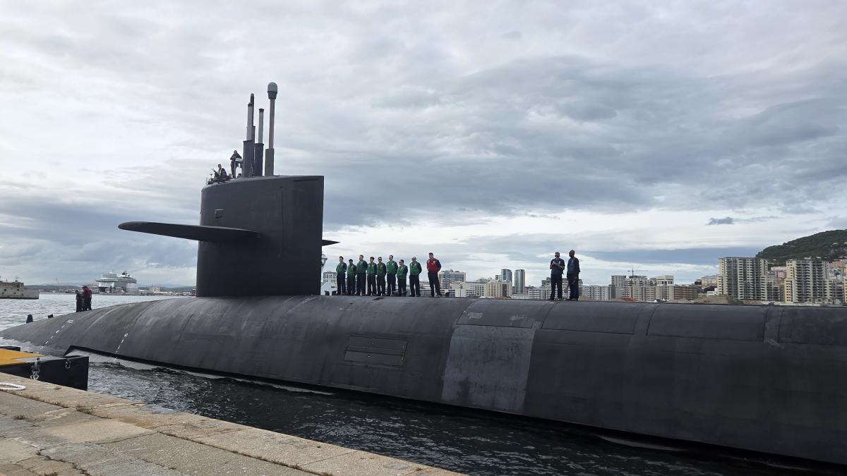 submarin din clasa ohio 260510-N-N0901-1001