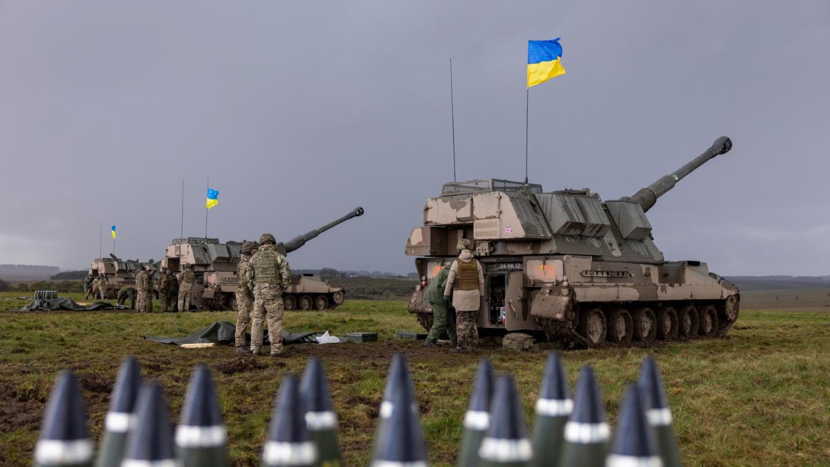 militari-ucraineni-armata-obuzier_37515700