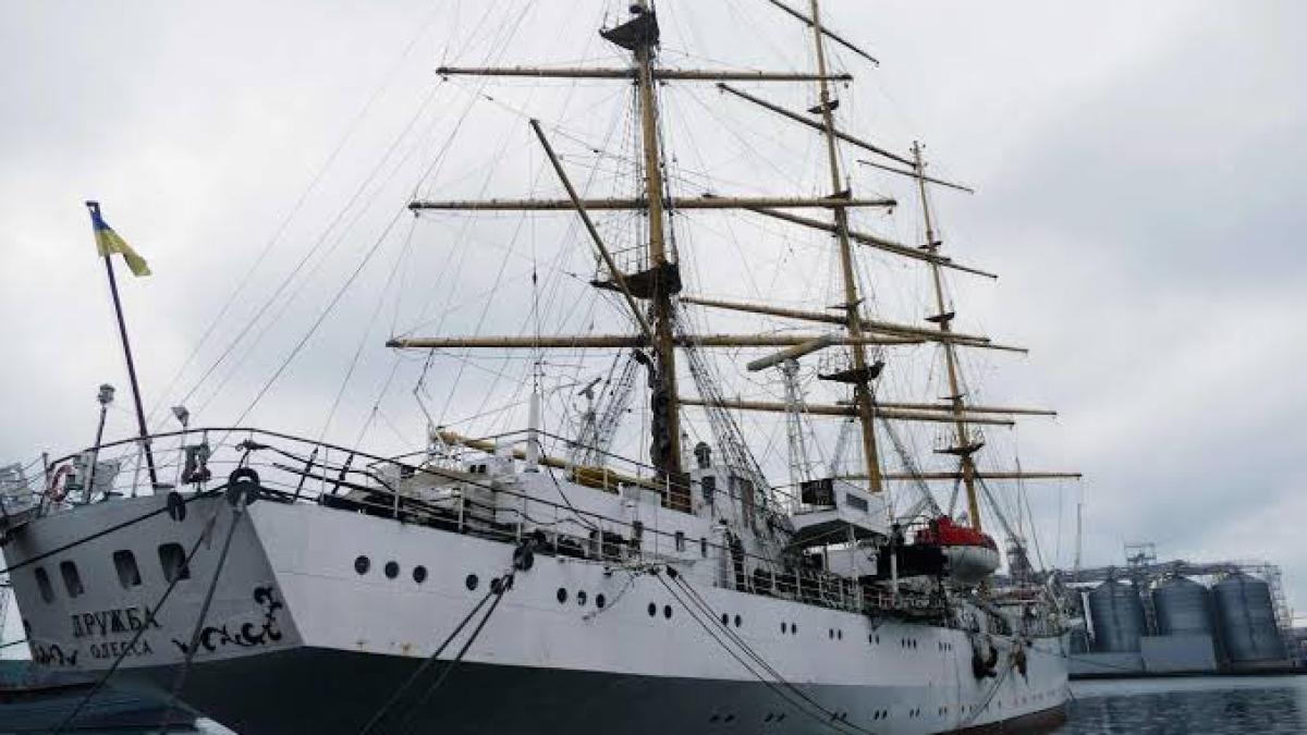 Dronele maritime rusești au atacat nava ucraineană de instrucție Druzhba