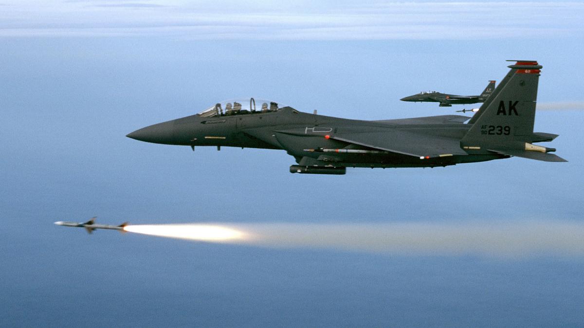 f-15e-strike-eagle_03039600