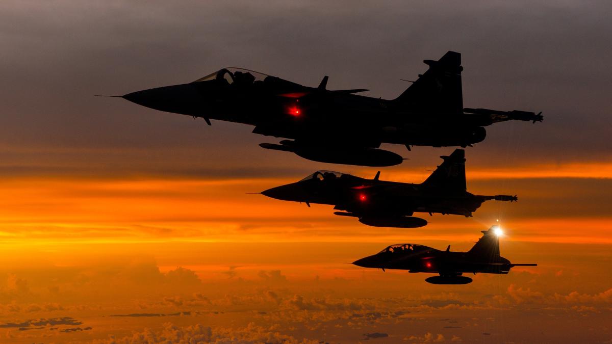 Adevărata miză a avioanelor Gripen pentru Ucraina: Respingerea atacurilor aeriene rusești de la distanțe de peste 100 de kilometri