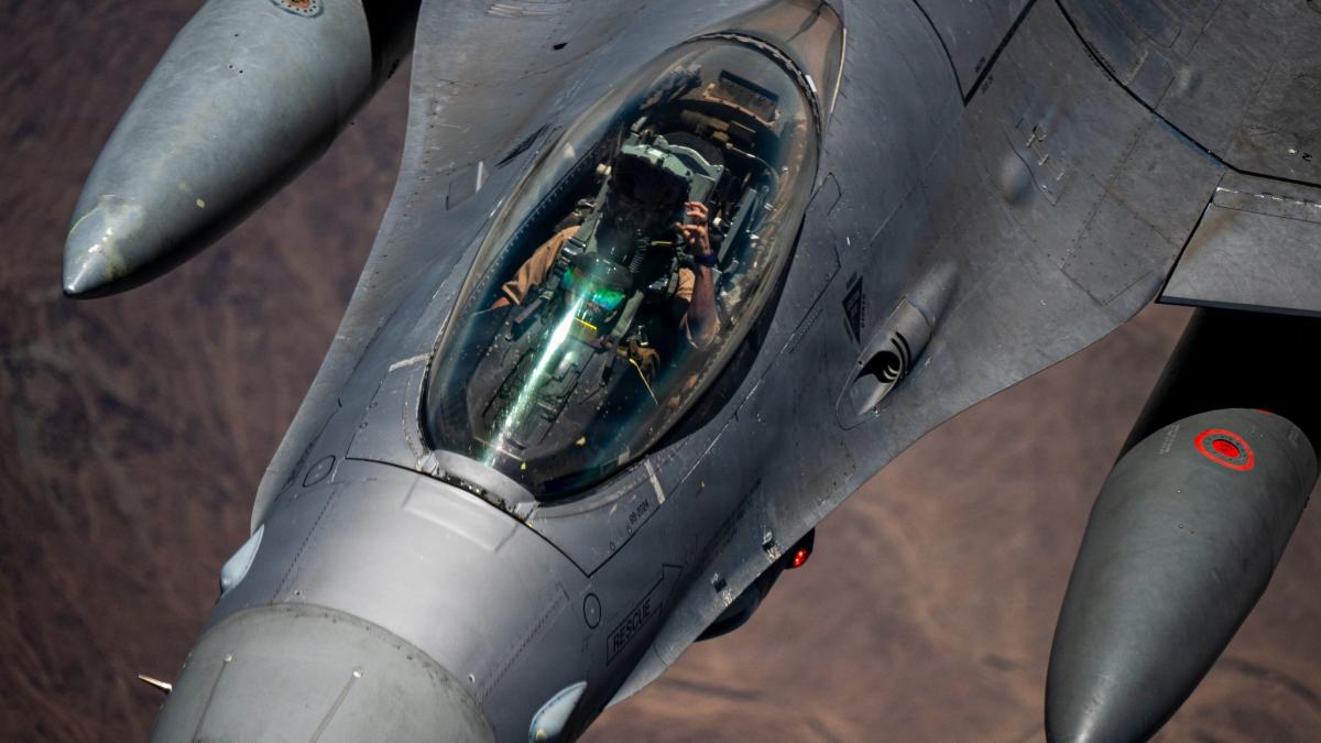 F-16