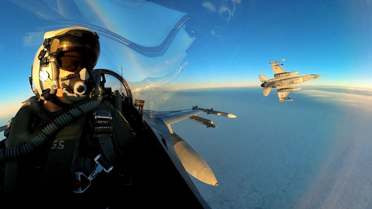 f-16-romania-piloti_35718800