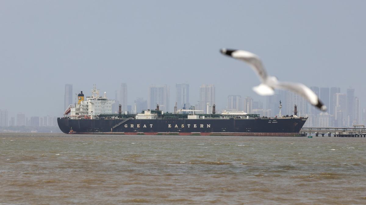 nava hormuz