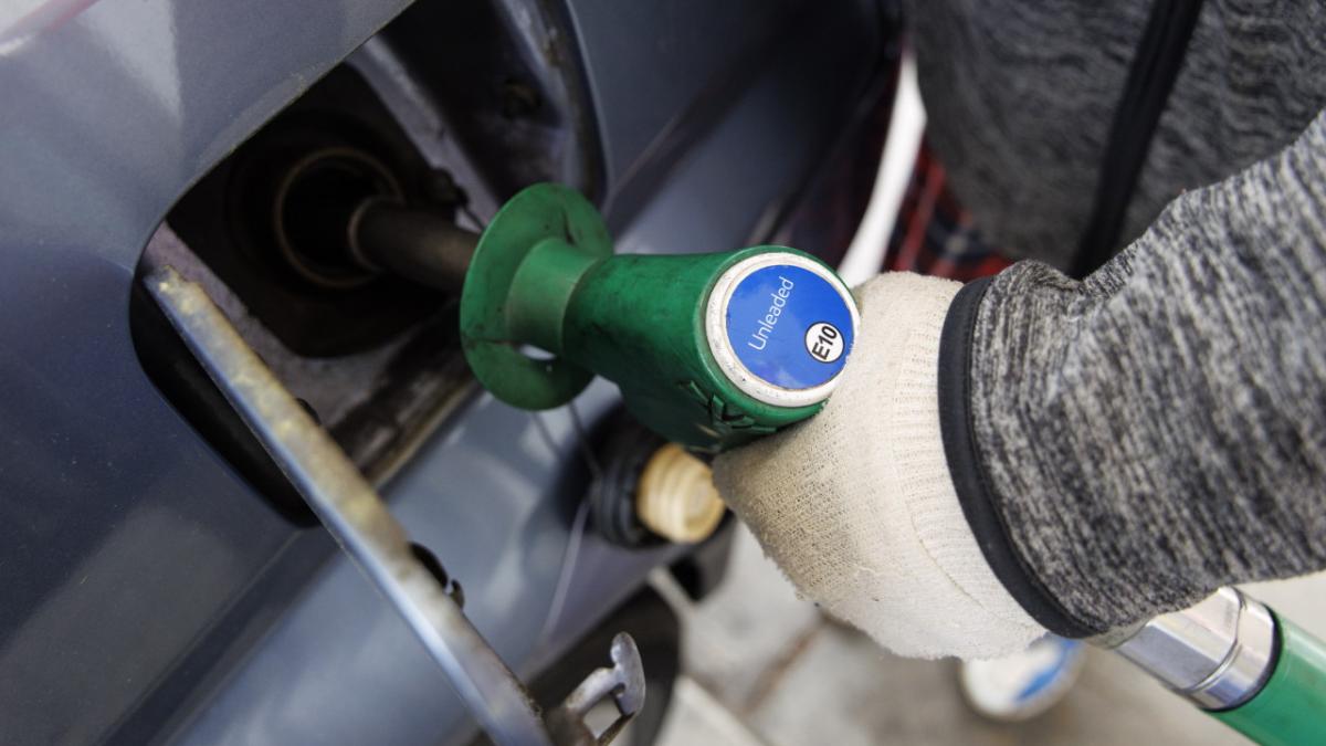 SUA amenință Europa cu restricții la exportul de motorină dacă nu își eliberează rezervele strategice. Franța propune un compromis, Germania rezistă