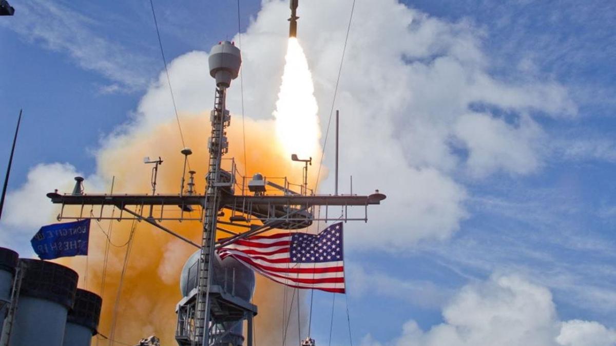 SM-3 Block IB lansare test de pe USS Lake Erie foto Raytheon