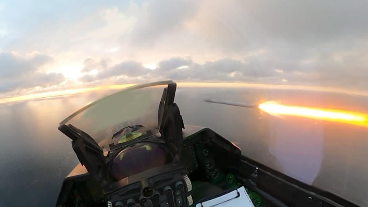 f-16 doboară o dronă Geran