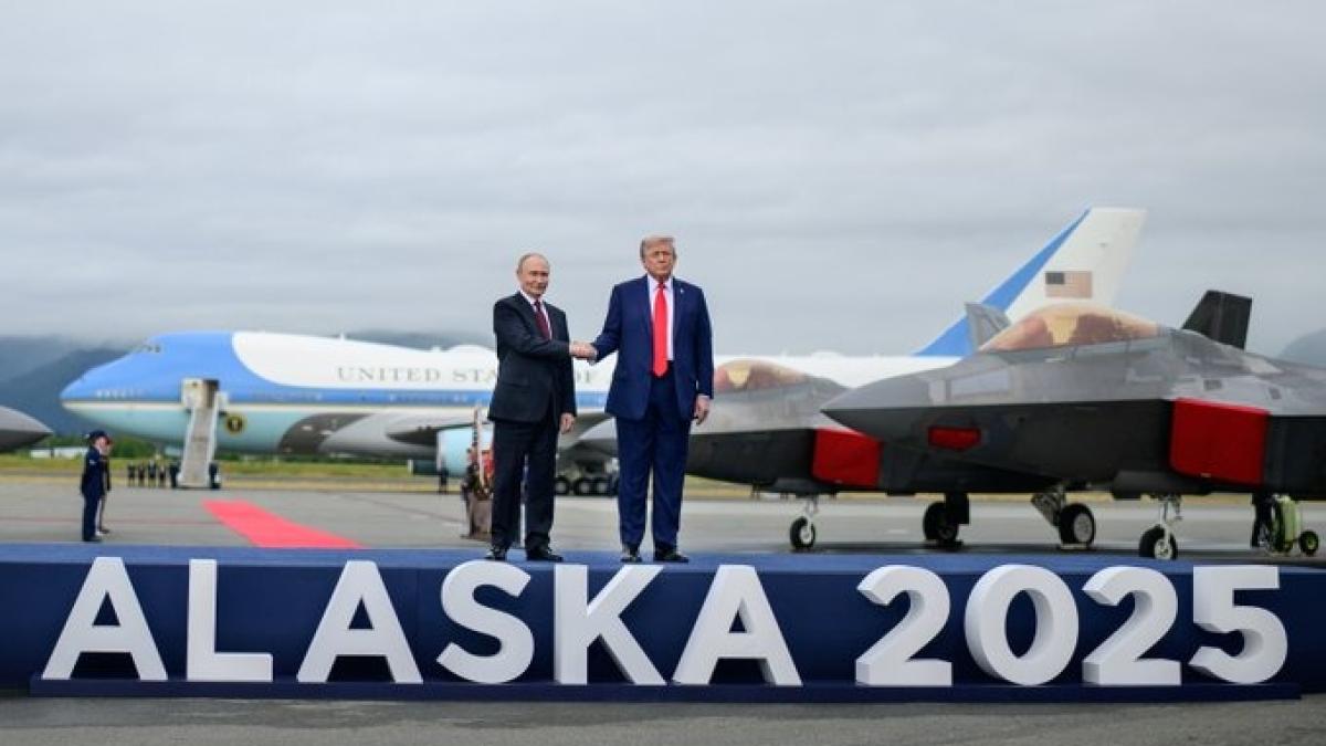 putin-trump-alaska-2025_39006200