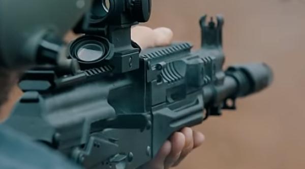 Rusia sprijină India să devină producător de Kalashnikov