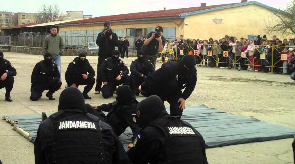 Jandarmi, polițiști și militari SRI, exercițiu de intervenție