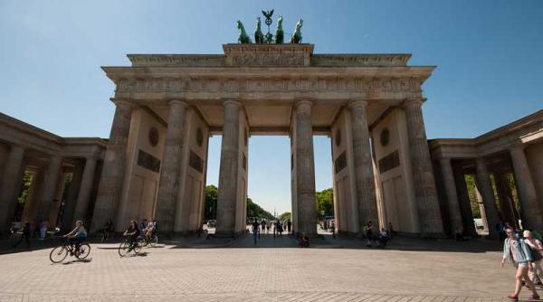 NATO a salutat planul Germaniei în domeniul apărării