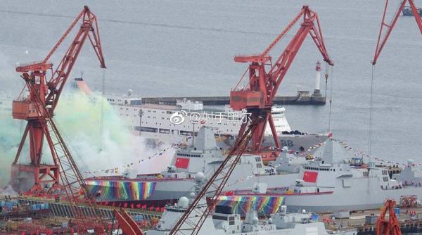 China lansează două noi distrugătoare cu rachete