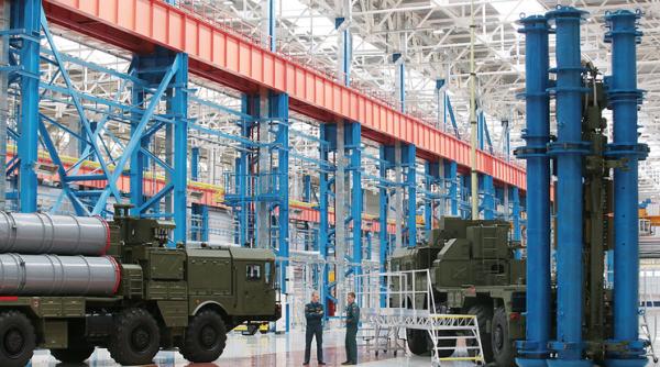 Rusia ia în calcul realizarea unor modele de arme de tip sovietic