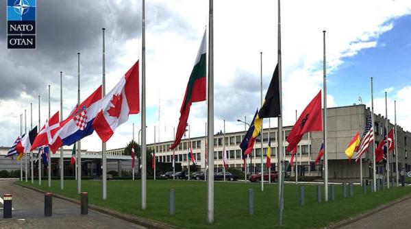 Macedonia, invitată oficial să devină membră a NATO